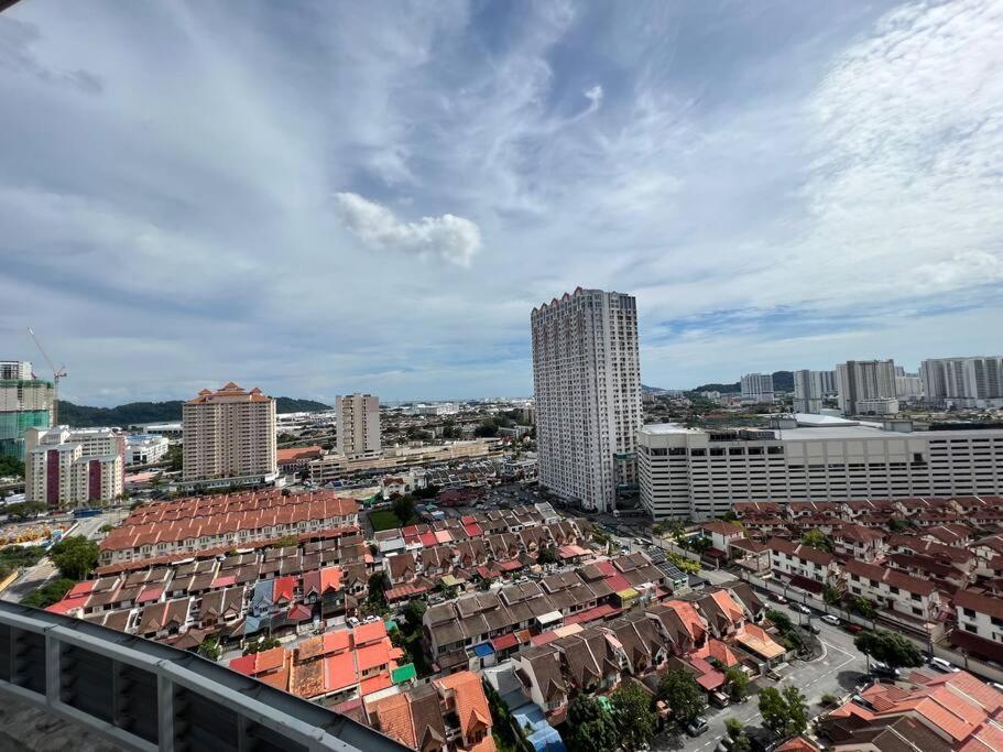Apartament NEW 6Pax SOHO Near USM&SPICE ARENA&AIRPORT Bayan Lepas Zewnętrze zdjęcie